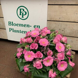 Rouwarrangement Biedermeier Roze