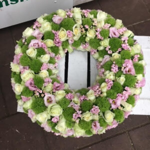 Rouwarrangement Krans Roze-Wit-Groen