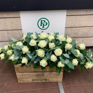Rouwarrangement Ruit/Ovaal Rozen